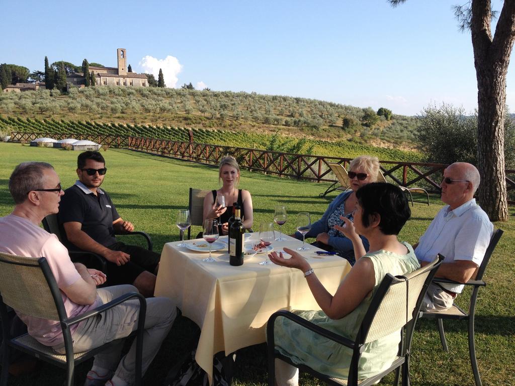 Fattoria Abbazia Monte Oliveto Villa ซานจีมิญญาโน ภายนอก รูปภาพ