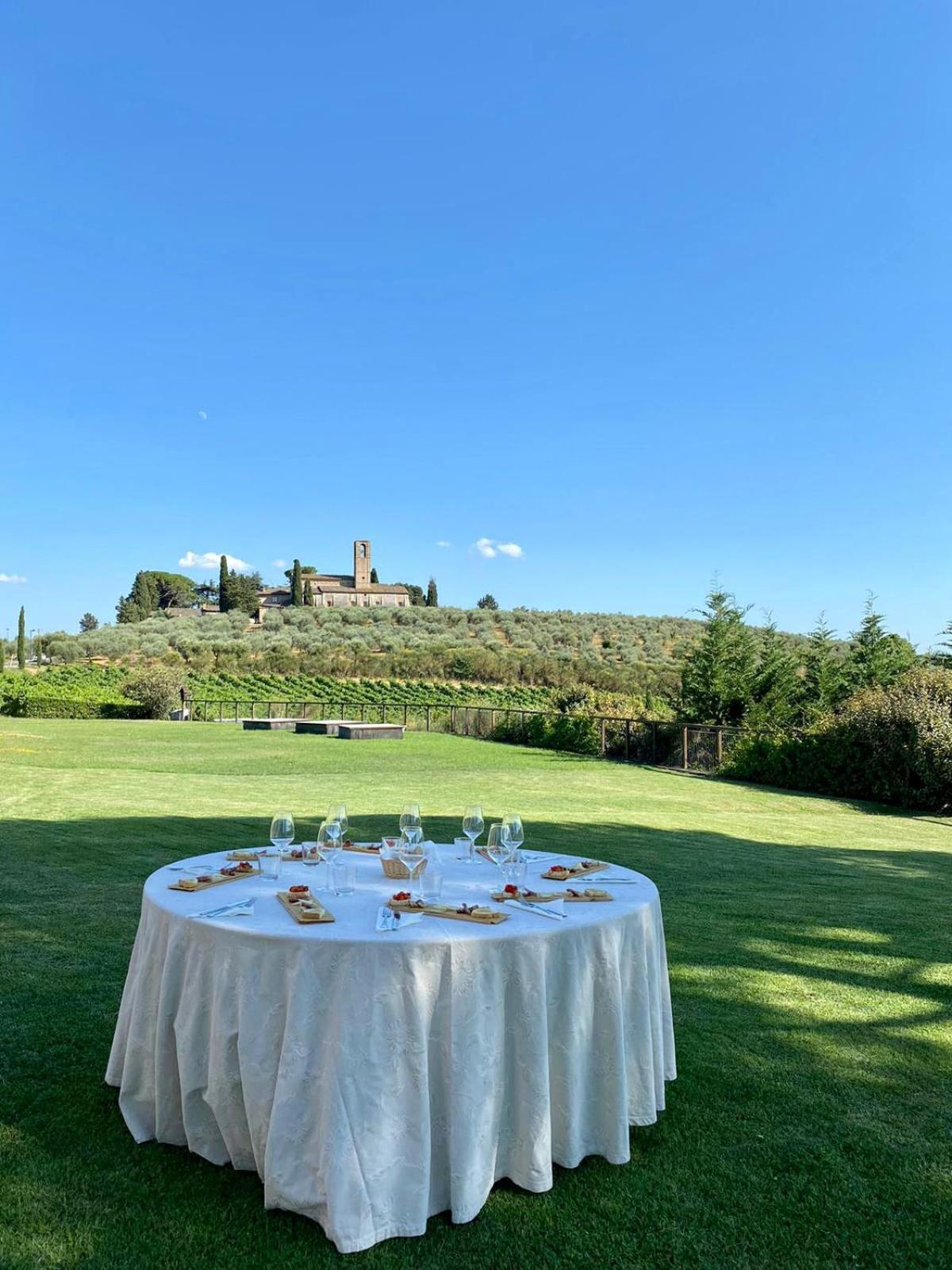 Fattoria Abbazia Monte Oliveto Villa ซานจีมิญญาโน ภายนอก รูปภาพ
