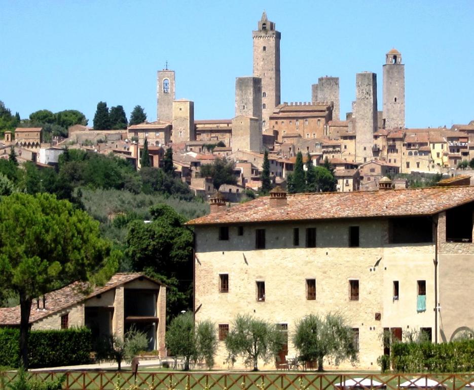 Fattoria Abbazia Monte Oliveto Villa ซานจีมิญญาโน ภายนอก รูปภาพ
